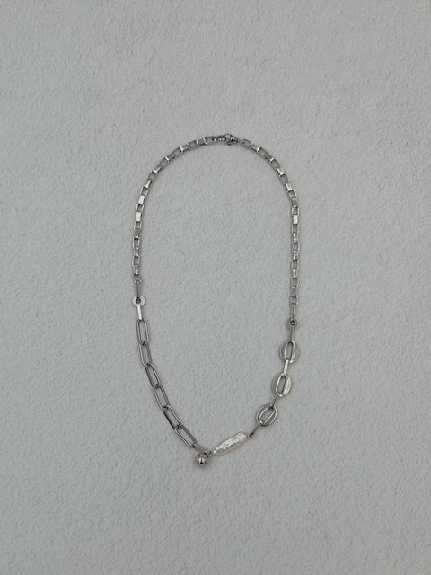 Dacia Necklace