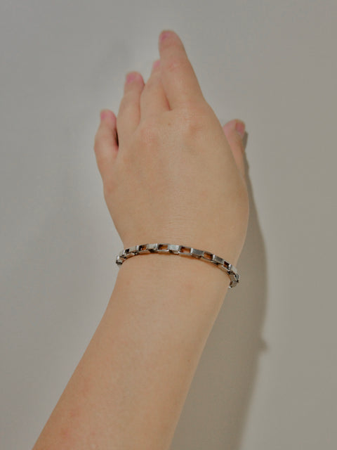 Basic Rectangle Box Chain Bracelet