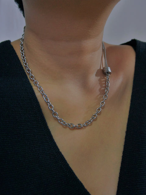 Savia Necklace